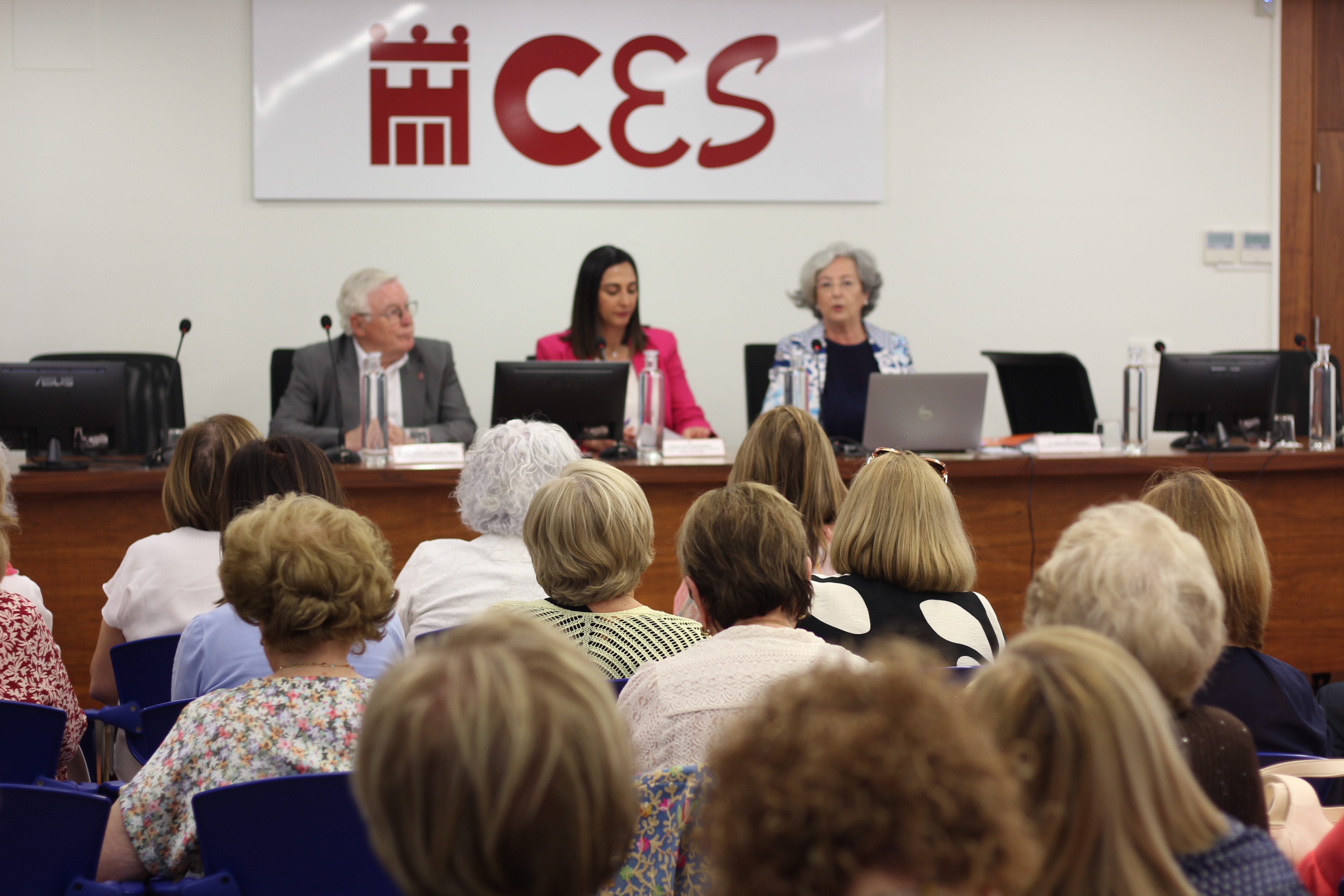 Fotografía 5 de XVII Jornada de Consumo: "Consumo con sentido: Transformar la cesta de la compra en bienestar"